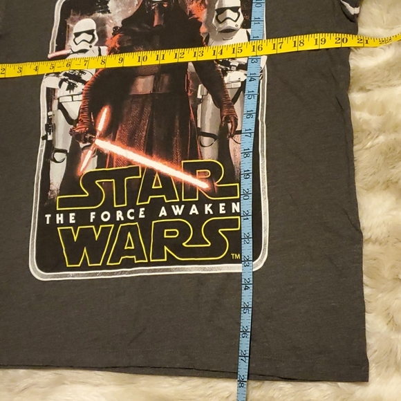 EUC Star Wars The Force Awakens T-shirt - Picture 4 of 5